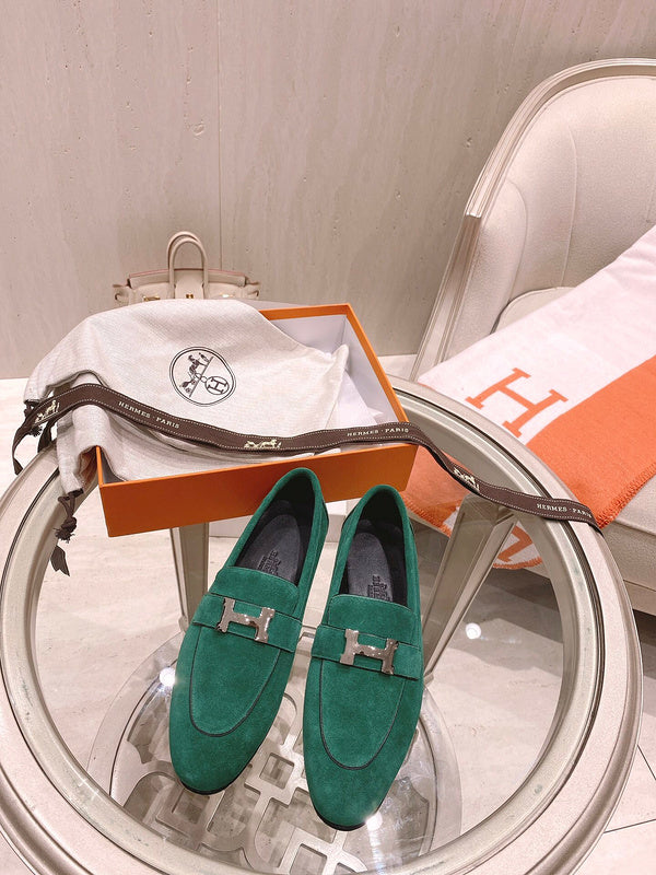 Hermès Grey Bow-Detail Flats - Side Profile View