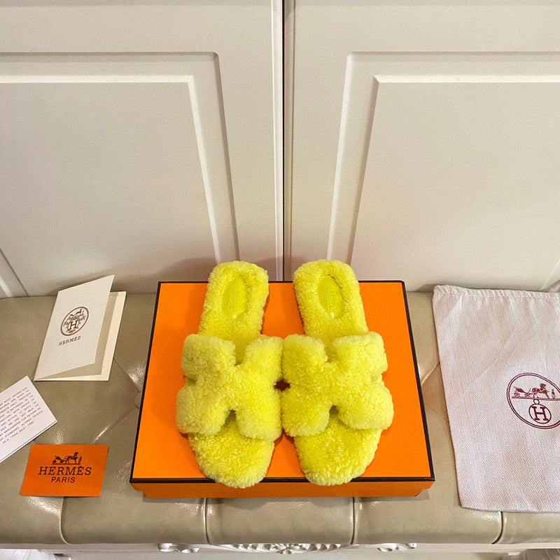 Hermès White Crisscross Strap Sandals - Side Profile View