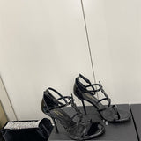 Styling view of Saint Laurent luxury piece style No.089