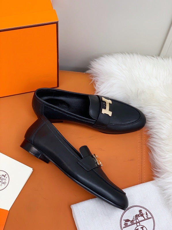 Hermes shoes Style 387 - texture and material detail (alternate angle)