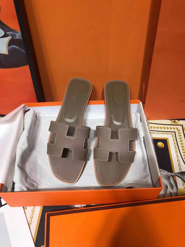 Hermes sandals Style 081 - angled studio shot