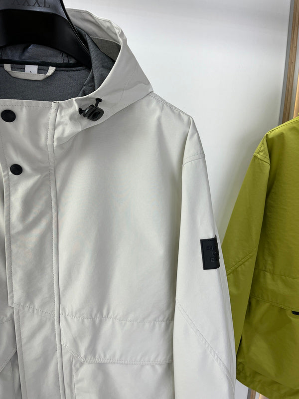 Full silhouette view of Burberry luxury piece style No.515