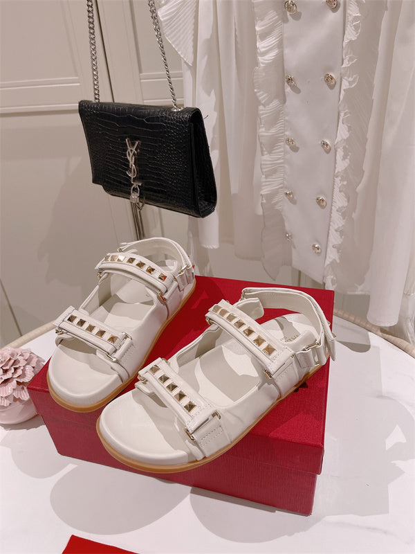 Side profile view of Valentino Garavani luxury piece style No.181