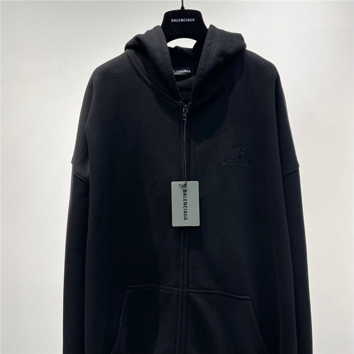 Three-quarter angle view of Balenciaga luxury piece style No.478