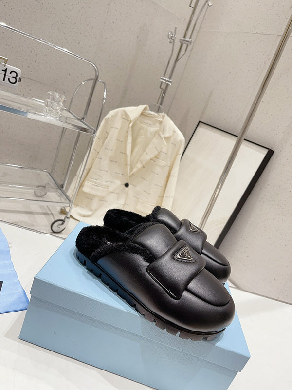 Full silhouette view of Prada luxury piece style No.127