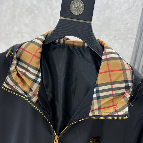 Back view of Burberry luxury piece style No.427