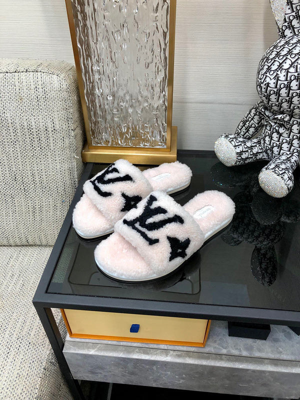 Louis Vuitton shoes Style 353 - top view showing design