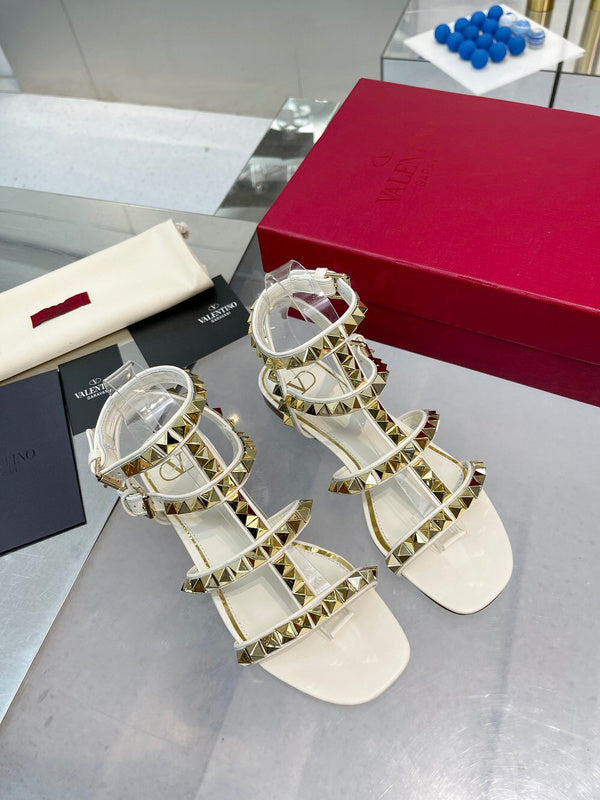 Side profile view of Valentino Garavani luxury piece style No.225