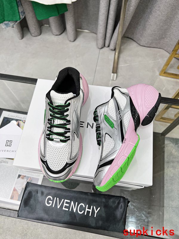 Givenchy shoes Style 015 - packaging and accessories