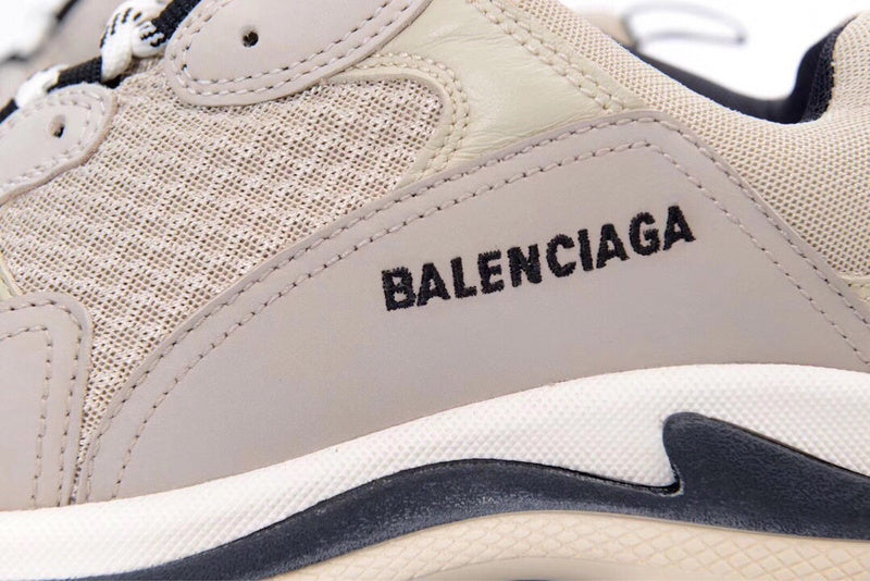 Balenciaga shoes Style 397 - packaging and accessories