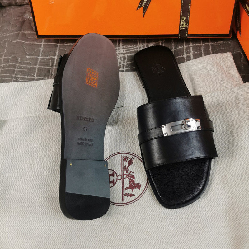 Hermes sandals Style 154 - logo and branding close-up