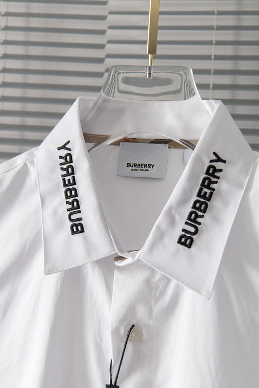 Full silhouette view of Burberry luxury piece style No.041