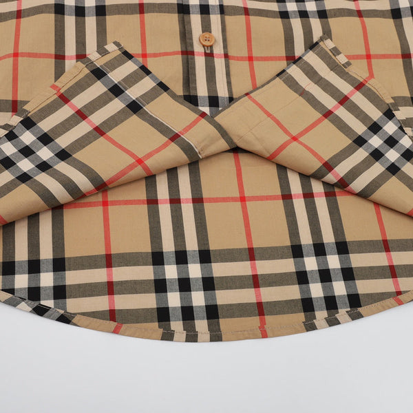 Three-quarter angle view of Burberry luxury piece style No.025