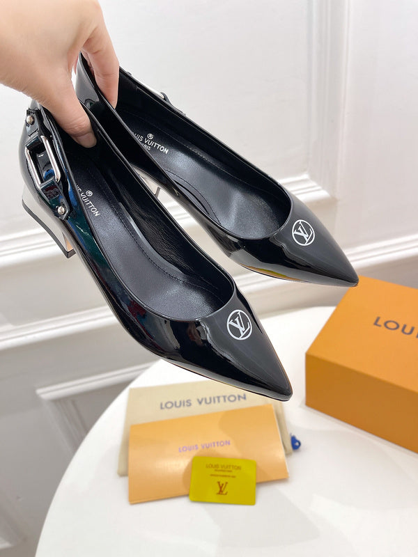 Louis Vuitton shoes Style 421 - sole and craftsmanship detail