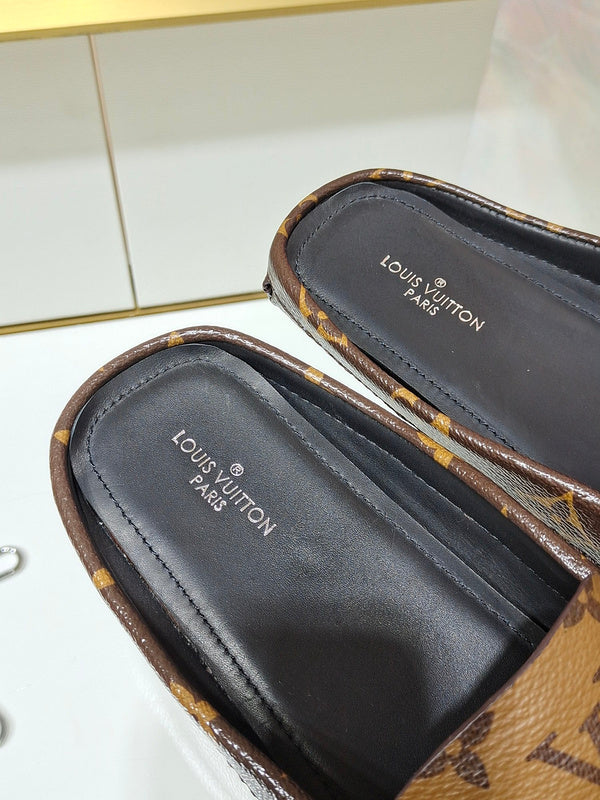 Louis Vuitton shoes Style 212 - top view showing design