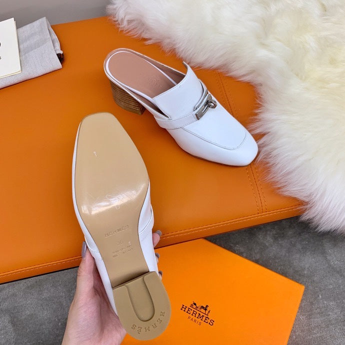 Hermès Beige Slingback Heels - Toe Detail View
