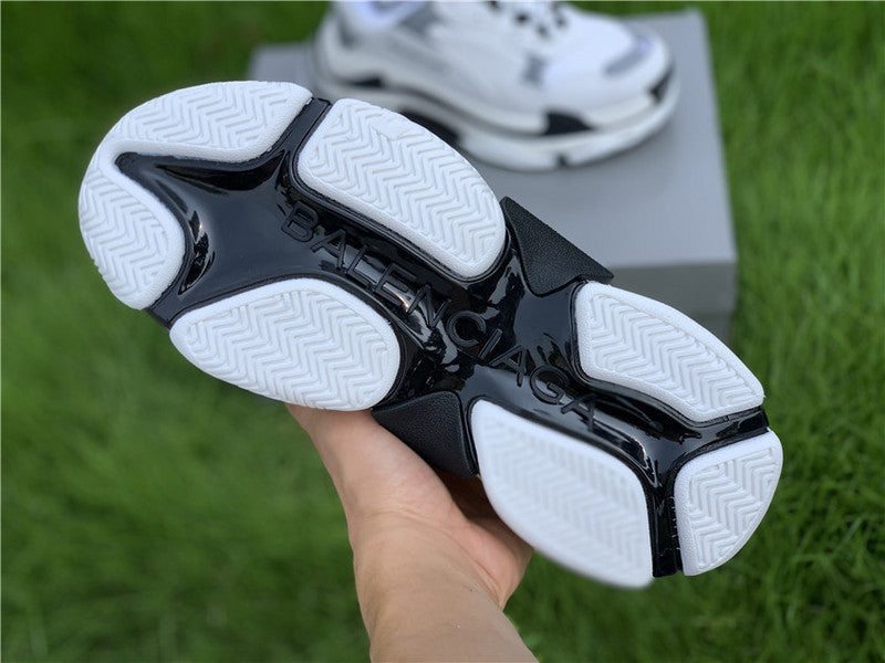Balenciaga shoes Style 383 - texture and material detail