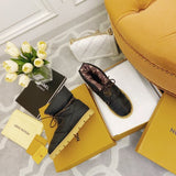 Three-quarter angle view of Louis Vuitton luxury piece style No.151