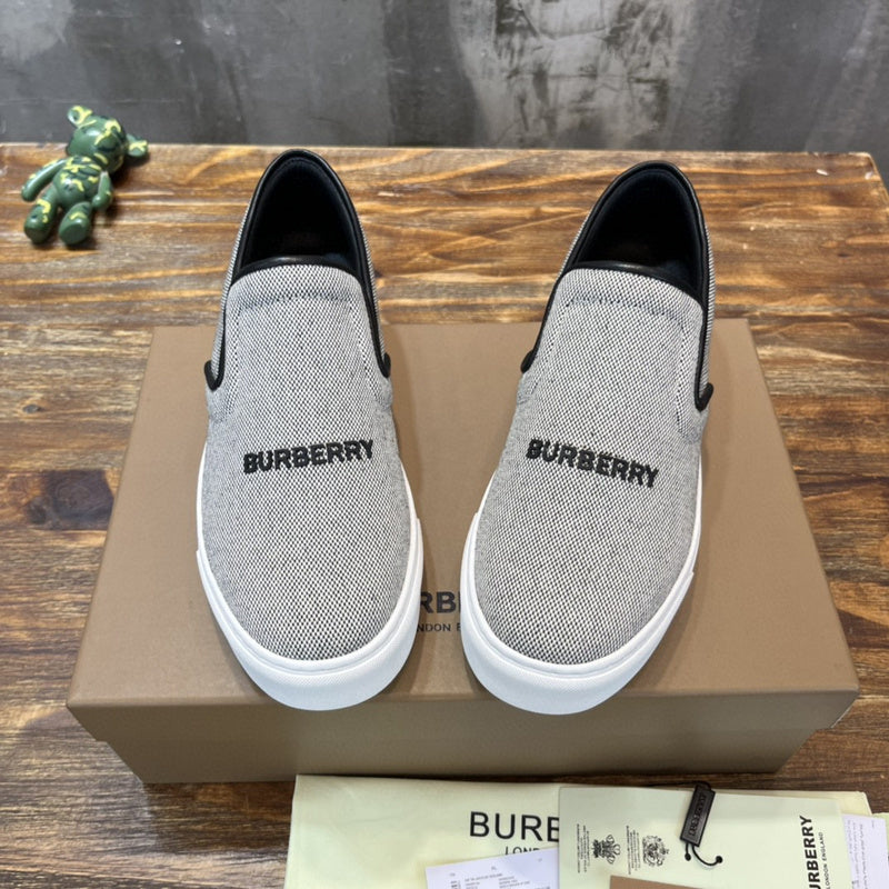 Burberry shoes Style 324 - packaging and accessories