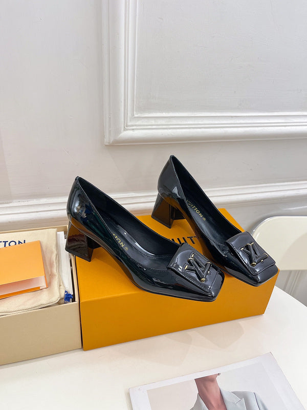 Louis Vuitton shoes Style 302 - sole and craftsmanship detail