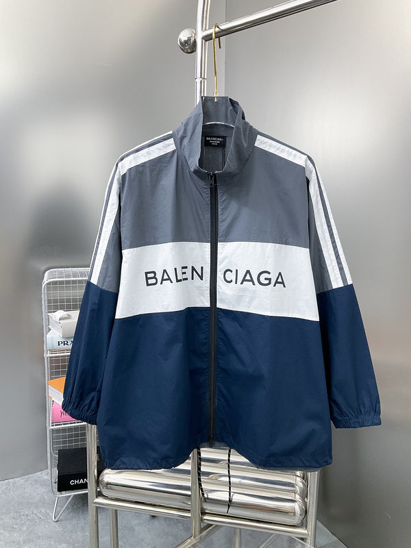 Side profile view of Balenciaga luxury piece style No.177