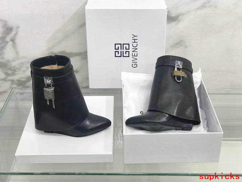 Givenchy shoes Style 119 - sole and craftsmanship detail