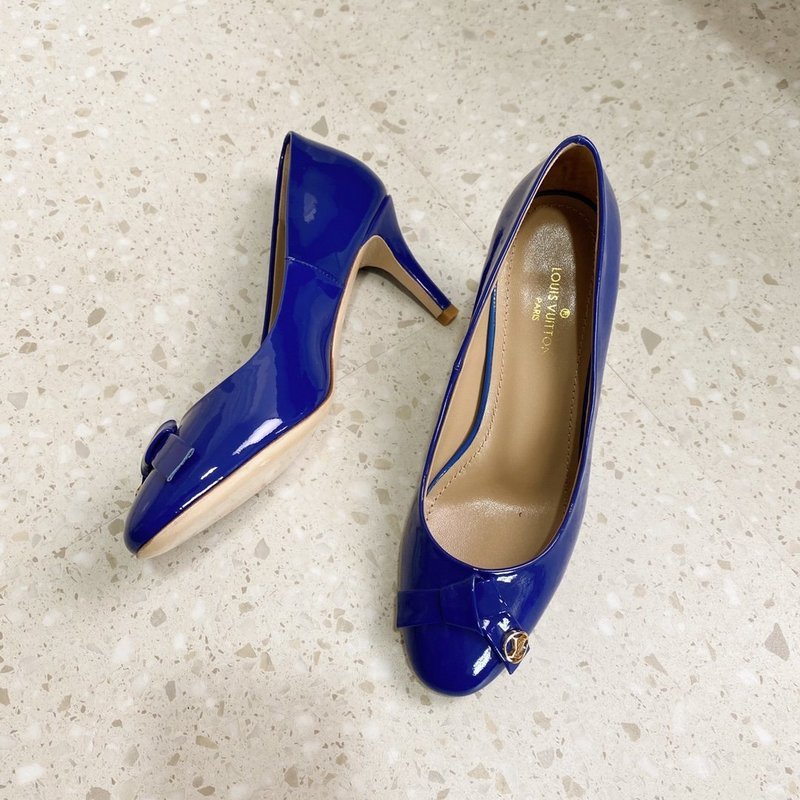 Louis Vuitton designer shoes full view