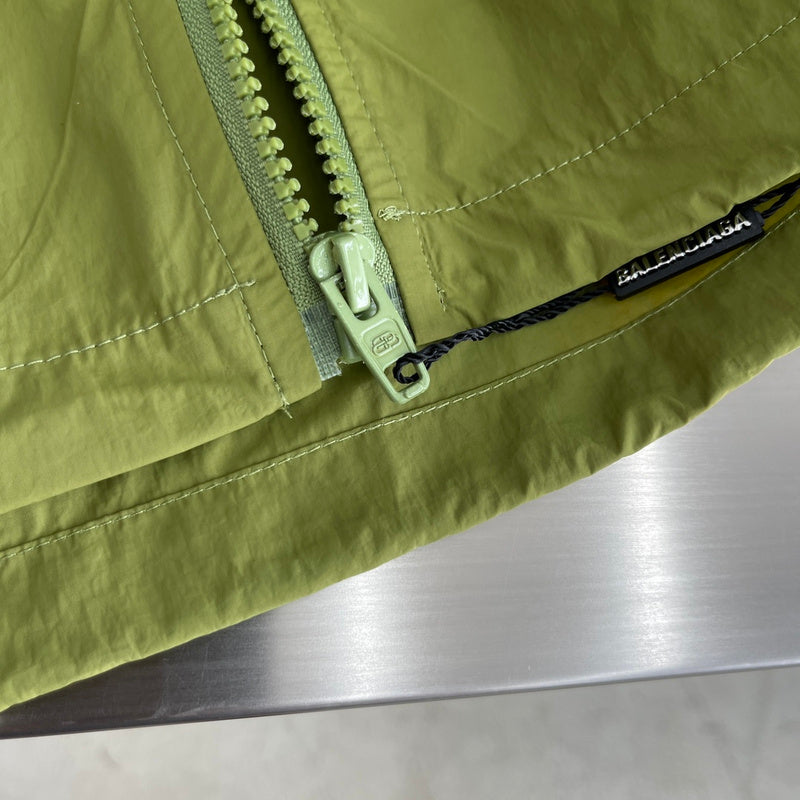 Styling view of Balenciaga luxury piece style No.211