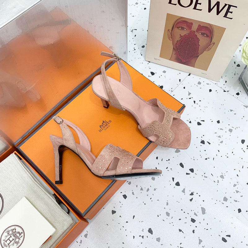 Hermès Beige Crisscross Strap Sandals - Heel Detail View