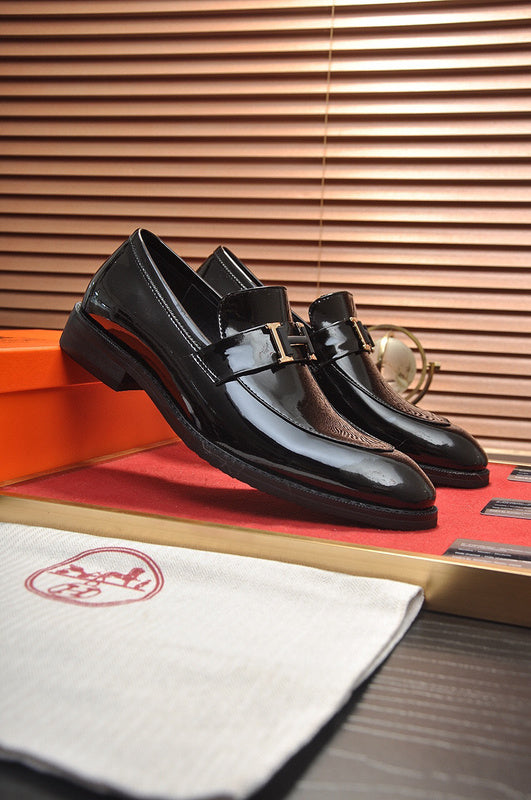 Hermès Camel Low-Top Sneakers - Angled View