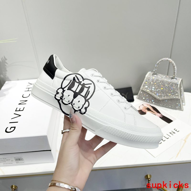 Givenchy shoes Style 044 - back heel detail