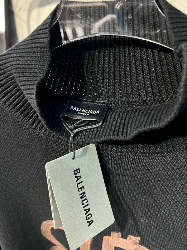 Styling view of Balenciaga luxury piece style No.072