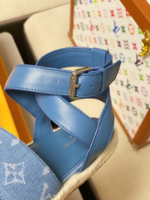 Full silhouette view of Louis Vuitton luxury piece style No.108