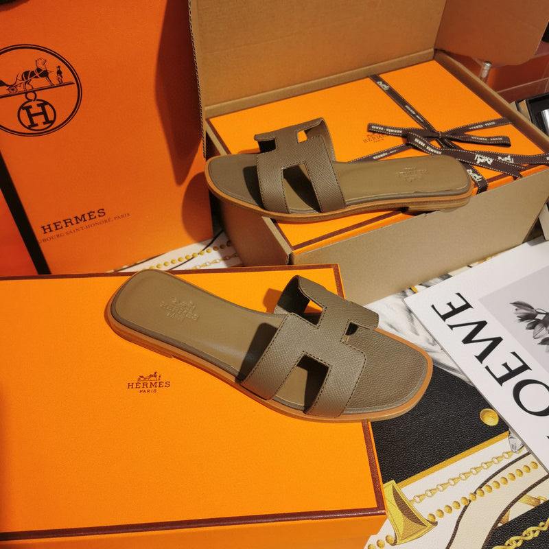 Hermes sandals Style 095 - packaging and accessories