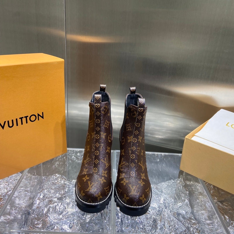 Louis Vuitton shoes Style 218 - angled studio shot