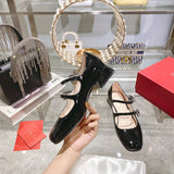 Side profile view of Roger Vivier luxury piece style No.049
