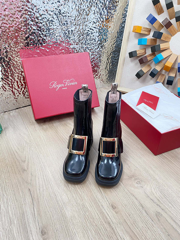 Close-up detail view of Roger Vivier luxury piece style No.097