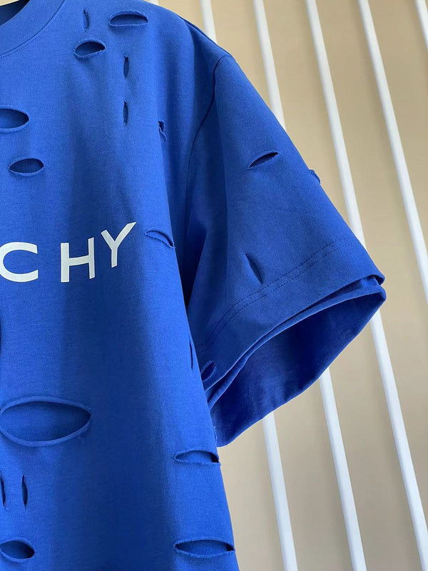 Styling view of Givenchy luxury piece style No.141