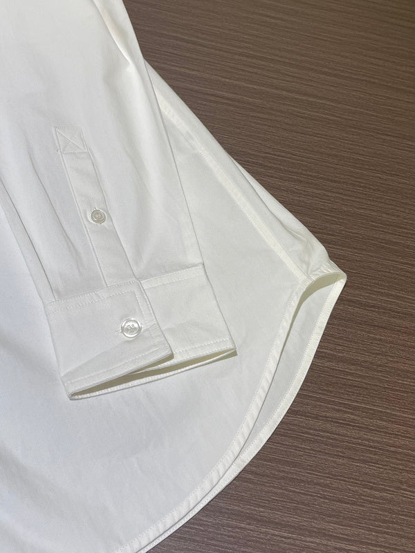 Styling view of Burberry luxury piece style No.026