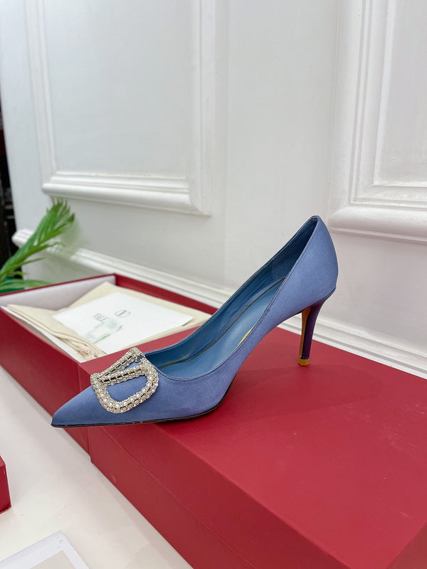 Styling view of Valentino Garavani luxury piece style No.220