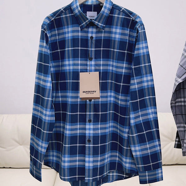 Front view of Burberry luxury piece style No.063