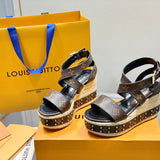 Louis Vuitton shoes Style 382 - top view showing design