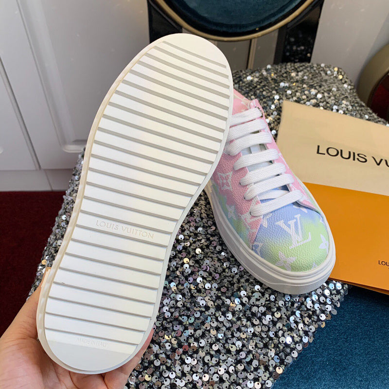 Front view of Louis Vuitton luxury piece style No.100