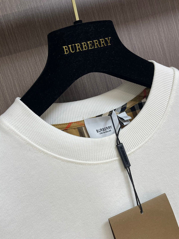 Texture and finish detail of Burberry luxury piece style No.441
