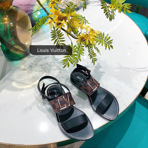 Styling view of Louis Vuitton luxury piece style No.067