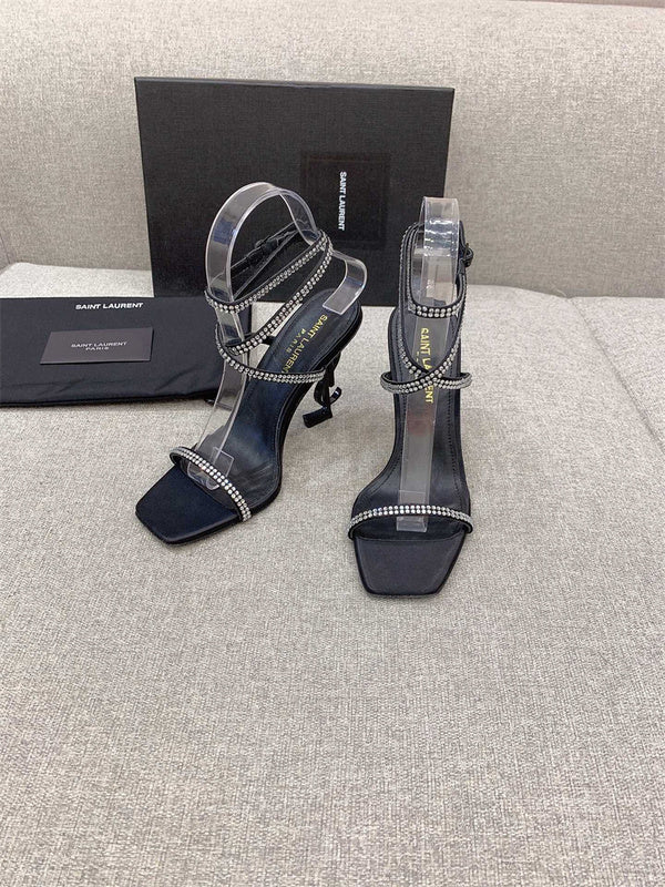 Front view of Saint Laurent luxury piece style No.077