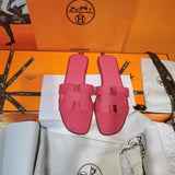 Hermès Nude Flat Thong Sandals - Toe Detail View