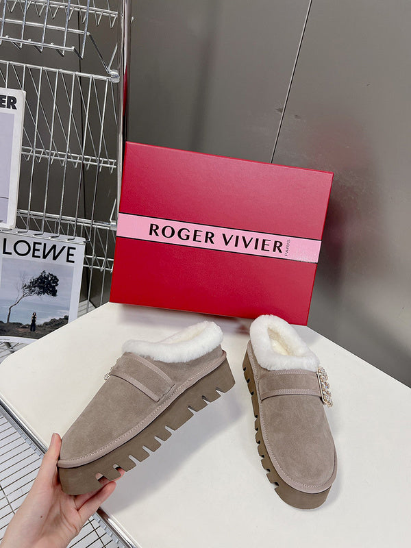 Close-up detail view of Roger Vivier luxury piece style No.064