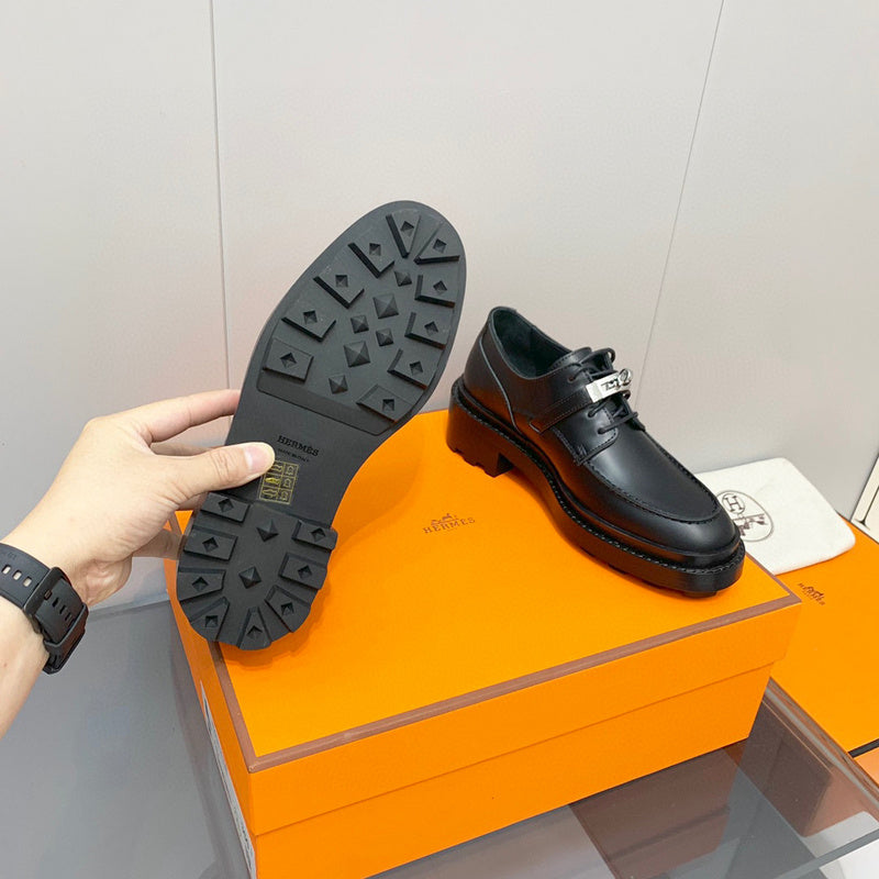 Hermes sandals Style 137 - logo and branding close-up
