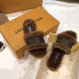 Back view of Louis Vuitton luxury piece style No.039
